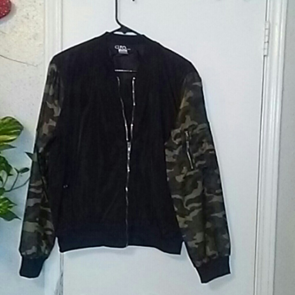 CLEO WINDBREAKER
